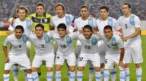 Die fussball nationalmannschaft von uruguay wird la celeste (die himmelblauen) genannt. Uruguay Mit Drei Musketieren In Den Titelkampf Dfb Deutscher Fussball Bund E V