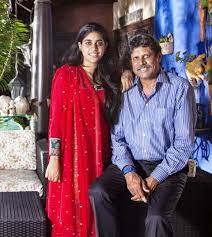 Oyunu oynamak için en büyük ve çok yönlü oyunculardan biri olarak kabul edilir, aynı zamanda kriket tarihinin en büyük kaptanlarından biri olarak kabul edilir. Amiya Dev Kapil Dev S Daughter Wiki Age Boyfriend Family Biography More Wikibio
