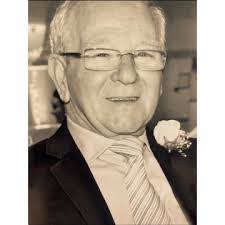 Linda Linger's Instagram, Twitter & Facebook