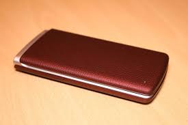 das Retro-Flip-Phone LG Wine Smart ...