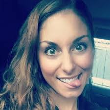 Emily Linn's Instagram, Twitter & Facebook