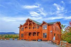 The black bear inn is situated at 114 e. Black Bear Cabin Rentals Pigeon Forge Black Bear Ridge Resort Black Bear Ridge Resort Is An Exclusi Vacation Cabin Rentals Mountain Vacations Black Bear Lodge