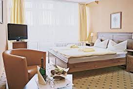 Unser serviceteam kennt zahlreiche hotels aus eigener erfahrung und steht für individuelle rückfragen täglich unter telefon Hotelferienanlage Friedrichsbrunn Friedrichsbrunn Schnappchen Sichern
