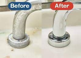 蛇口周りにカチカチに固まったカルキ汚れ もう取れないとあきらめていませんか わざわざ専用の道具を買い足さなくても 今お家にあるもので 実は驚くほど簡単に落とすことができるんです お掃除 お掃除の裏技 家 掃除