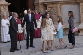 Así fue la última visita del rey Juan Carlos a Mallorca: rodeado de su familia y con un incidente entre las reinas