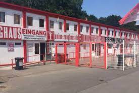 Fc union berlin may not play in the bundesliga or even have a particularly successful history, but it's a club you can't help but root for when you hear their history. Union Zeughaus Union Berlin Zeughaus Und Fanshop