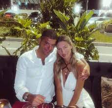 Don't forget to bookmark this page by hitting (ctrl + d), Laura Dinca Varsta Laura Dinca Si Cristian Boureanu Next Top Model Instagram Poze Rochii Click
