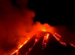 Aralık ayından sonra ilk kez yeniden harekete geçen etna yanardağı patladı. 9x7xtvpwsjvikm
