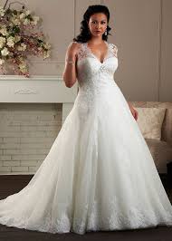Plus Size Wedding Dresses Beautiful Looks For Women With Curves Ohh My My Plus Size Wedding Gowns Plus Size Bridal Dresses Wedding Dresses