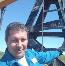 I cant remember if someone asked this already but has anyone else had  issues with the app saying "no internet connection" while your in the  middle of a order or while dropping