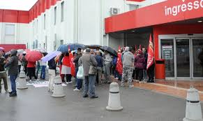 Un mondo di sconti e promozioni disponibili nei principali negozi e supermercati. Legnano Tagli A Grancasa Presidio Dei Lavoratori La Prealpina Quotidiano Storico Di Varese Altomilanese E Vco