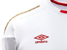 Y en ripley.com queremos presentarte la camiseta que luciremos para esta ceremonia. Umbro Camiseta Seleccion Peru Blanco S