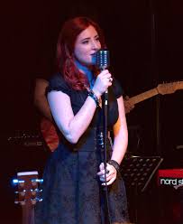 Verónica scopelliti nació en roma el 25 de enero de 1982 como la hija mayor de armando, contratista y guitarrista romano, y stefania. Noemi Smorra Wikipedia