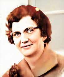 Janette Hale's Instagram, Twitter & Facebook