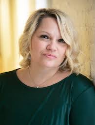 Colleen Wells's Instagram, Twitter & Facebook