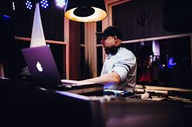 Finden sie den perfekten dj für ihre veranstaltung. Dj Hochzeit Koln Nrw Hochzeitsdj Langenfeld Dj Fur Feiern Dj Rene Frankenfeld
