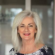 Tammy Pierce's Instagram, Twitter & Facebook