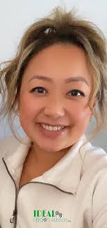 Medicare advocate educates seniors at Gold's Gym Islip