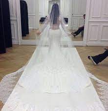 Jetzt zugreifen und direkt nach hause bestellen! Omg So Viel Kosten Die 10 Teuersten Hochzeitskleider Aller Zeiten Hochzeit Kleidung Brautkleid Hochzeitskleid