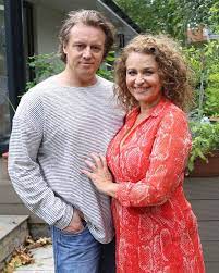 Television presenter and actress nadia sawalha, perhaps best known for her role as annie palmer in eastenders, appeared in nigel slater's series a taste of my life. Nadia Sawalha Says Men Would Get More Lockdown Sex By Simply Emptying The Dishwasher Aktuelle Boulevard Nachrichten Und Fotogalerien Zu Stars Sternchen