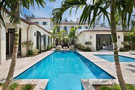 The population was 786 at the 2010 census. 3410 North Ocean Boulevard Gulf Stream Florida Kolonialstil Pools Miami Von Seaside Builders Of Delray Beach Florida Houzz