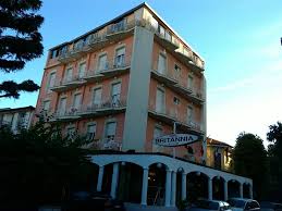 This is subject to a £50 refundable deposit and a fee of £10 per pet per night or £25 for more than two. Britannia Hotel Ab 34 5 7 Bewertungen Fotos Preisvergleich Rimini Italien Tripadvisor