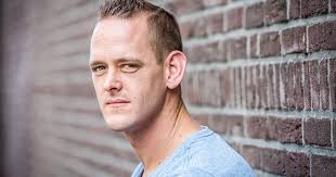 Ik wil antwoorden, voor mezelf, voor Nicky, voor zijn ouders'