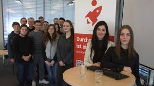 Eft (electronic fund transfer or wire transfer to direct bank account) facility ia available for oldenburgische landesbank ag located in delmenhorst with swift bic routing. Berufsorientierung Delmenhorst Einblick In Ausbildung Bei Bank