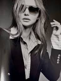 Issue 34 of @retreatmagazine 🩵 What a dream shoot in Hawaii's Kahana Bay✨  @Mollysaramartin, thank you for trusting us all with this beautiful vision!  EIC: @mollysarahmartin Photography: @veronicasams Casting: @nicolezpencer  Assistant: @fentonkamaya