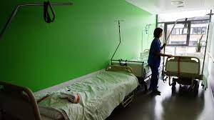 Die nachfolgende grafik enthält die anzahl der krankenhausbetten, aufgeteilt nach den bundesländern und im. Expertin Zum Pflegenotstand Zu Viele Krankenhausbetten Zdfheute