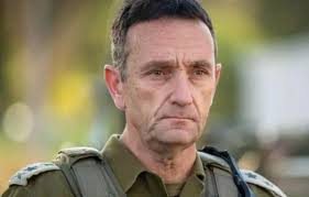 Начальник Генштаба ЦАХАЛа генерал-лейтенант Герци Ха-Леви подал рапорт об  уходе в отставку. В двухстраничном письме на имя премьер-министра и  министра обороны Ха-Леви заявил, что армия под его руководством провалила  миссию по обеспечению