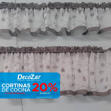 Cortinas confeccionadas con trebillas listas para ser colgadas en la cocina. Facebook