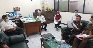 Namun di balik itu semua, ternyata ada sebuah cerita dalam suasana malam kebumen yang tak banyak diketahui oleh khalayak, yakni prostitusi liar yang terdapat di beberapa tempat. Kasus Bkk Kejari Kebumen Periksa 30 Saksi Kebumen Ekspres Paling Tahu Kebumen