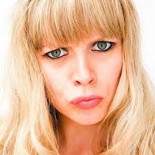 Tara Spoon's Instagram, Twitter & Facebook