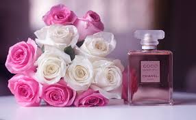 Find the best chanel wallpaper on wallpapertag. Hd Wallpaper Coco Chanel Paris Bottled Fragrance Flowers Roses Bouquet Wallpaper Flare