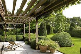 Deshalb sind stein (haus) und holz (garten) auch ziemlich logische materialien … und werden speziell für die terrassengestaltung in einer vielfalt angeboten der teil des gartens, der terrasse wird, wird dem garten entzogen und kann nicht mehr mit freiwachsenden pflanzen besetzt werden. Design Mit Holz Stein Und Metall Moderne Architektur Im Garten Garten Und Ideenbucher Bjvv Amazon De Andrea Christmann Jurgen Becker Modeste Herwig Ferdinand Graf Luckner Bucher
