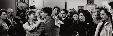 Egyszer valóságosan, amikor egy mulatságon egy vidámparkos körhintán ülnek az önfeledten nevető fiatalok. Francois Truffaut Nagydijasa Fabri Zoltan Korhintaja A Cannes Classics Ban
