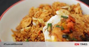 Sepiring nasi goreng dhok dhok ala abang abang.di nikmati saat hujan.yummy.^^ sore ini semarang hujan deras.pas banget ya…kalau lagi santai di rumah sambil pesan nasi goreng dhok dhok ala abang2 yang sering lewat depan rumah.ada sebagian yang lumayan enak sich nasi gorengnya. Resep Nasi Goreng Jawa Pedas Seenak Abang Abang Di Pinggir Jalan