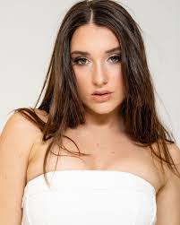 Cheryl Horrocks's Instagram, Twitter & Facebook