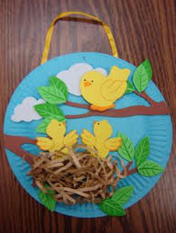 Töltsük ezt a délutánt a kicsikkel a szabadban, erdőben, de ha erre nincs lehetőség, az. Otletek Gyermeknek A Madarak Es Fak Napja Alkalmabol Szines Otletek Preschool Crafts Bird Crafts Crafts For Kids