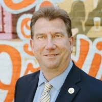 Scott Hauer's Instagram, Twitter & Facebook