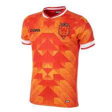 De nederlandse analist koos voor het ek van 1988, waar nederland eindwinnaar werd. Nederlands Elftal Retro Shirt 1988 Voetbalshirts Com