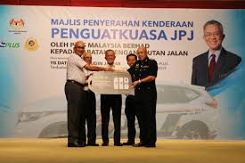 Tujuh lelaki direman tiga hari di mahkamah majistret georgetown bagi membantu siasatan berhubung dakwaan menghalang penjawat awam menjalankan tugas susulan kemalangan di tanjung tokong. Plus Malaysia Berhad