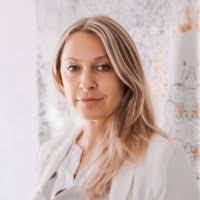 Shari Hendrix's Instagram, Twitter & Facebook