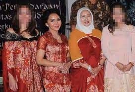 Penampilan beda pinangki saat diperiksa di kejagung. Ini Foto Foto Jaksa Cantik Pinangki Sirna Dengan Djoko Tjandra Dan Anita Kolopaking Page 2 Nasional Jpnn Com