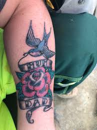If you want your skin to be young, then. Update On My Peeling Tattoo Iv Been Using Lotion And Cleaning It Twice A Day And It Looks Lime This Now I M A Little Bummed Out And Worried Its Gunna Look Bad