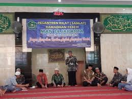 Tema pesantren kilat yang menarik. Dengan Ramadhan Kuatkan Aqidah Mantapkan Ibadah