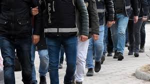 Antalya emniyet müdürlüğü ekiplerince uyuşturucu tacirlerine yönelik düzenlenen operasyonda, 1025,2 gram kokain, 14 kilo 617,6 gram esrar skunk ve 2 adet. Antalya Daki Uyusturucu Operasyonunda 175 Kisi Tutuklandi Son Dakika Haberleri