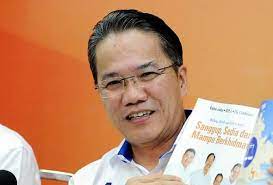 He left the party to join warisan before the 14th general election and became its. Menteri Di Jabatan Perdana Menteri Undang Undang Datuk Liew Vui Keong Kerja Kosong Kerajaan