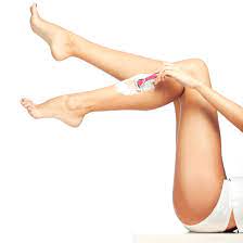 Halt deine knie und den rücken gerade, fass das band mit beiden händen und zieh. Beine Rasieren So Bekommst Du Glatte Beine Bravo